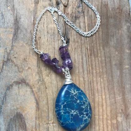 Magnesite and Amethyst Necklace Wir..