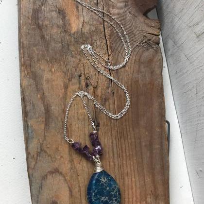 Magnesite and Amethyst Necklace Wir..