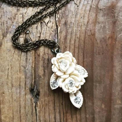 Flower Necklace Cream Resin With Rh..