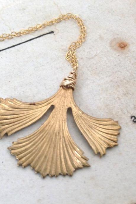 Ginkgo Leaf Necklace Brass Jewelry Fall Fashion Nature Inspired Art Deco Gold Jewelry Leaf Jewelry Gifts Under 40 Zen Style Art Deco 