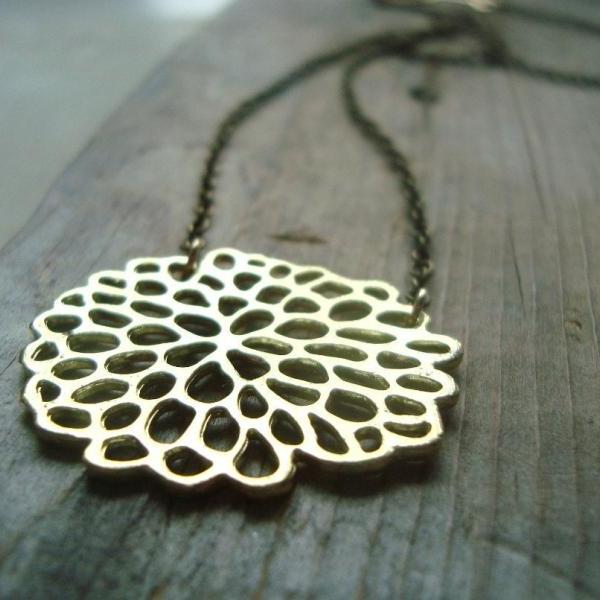 Gold Chrysanthemum Necklace Metalwork Simple Modern Flower Jewelry Asian Style Gifts Under 30 Zen Brass Jewelry Floral Wholesale 